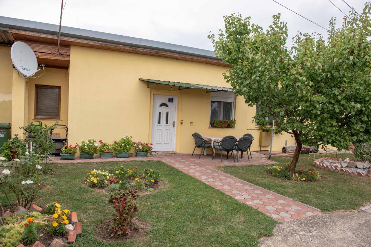 Apartman Peric Ðakovo Zewnętrze zdjęcie